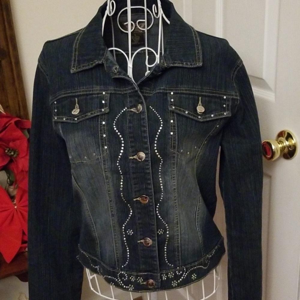 🌹Denim jacket 🥰 - Picture 3 of 8